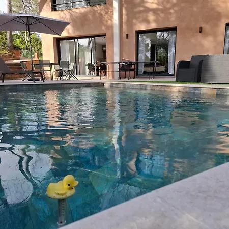 La Santoline Avec Piscine Au Coeur Des Pins 빌라 Saint-Raphaël